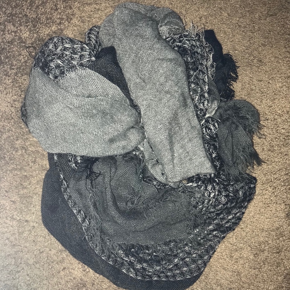 Scarf - Picture 1 of 1